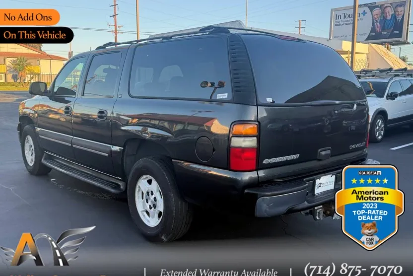 2004 Chevrolet Suburban LT photo 1