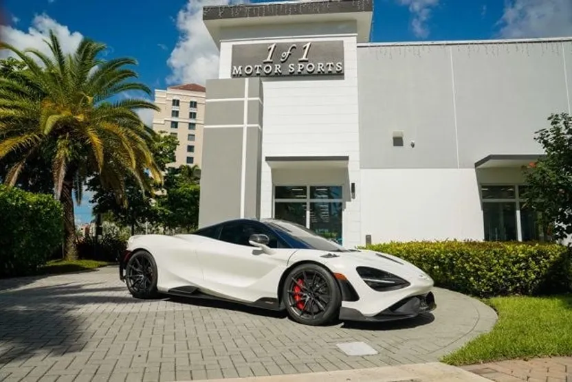 2021 Mclaren 765LT photo 1