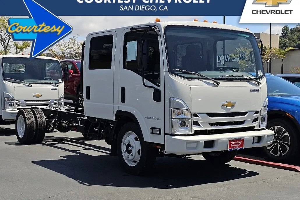 2024 Chevrolet Silverado 4500HD photo 1