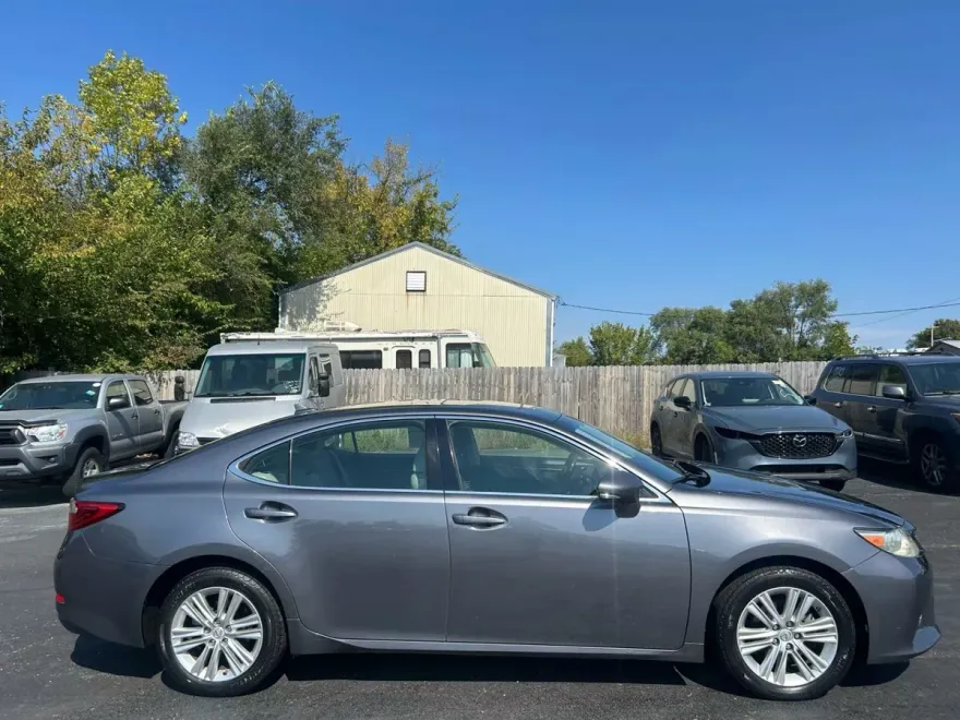 2013 Lexus ES 350 photo 1