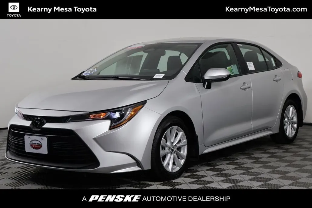 2025 Toyota Corolla LE photo 1