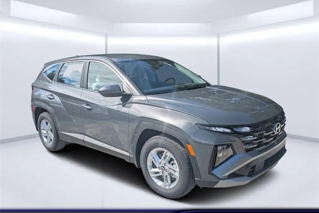 2025 Hyundai Tucson SE photo 1