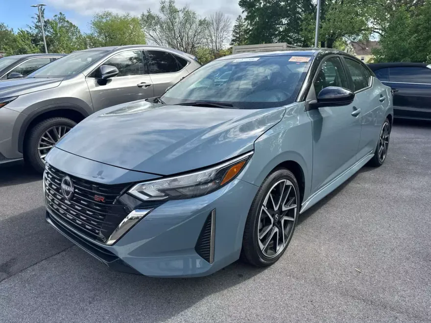 2024 Nissan Sentra SR photo 1