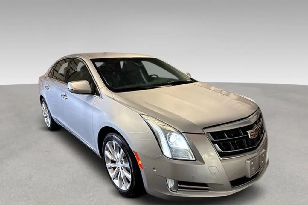 2017 Cadillac XTS Luxury photo 1