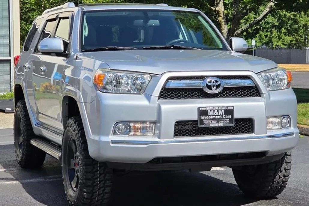2011 Toyota 4Runner SR5 photo 1