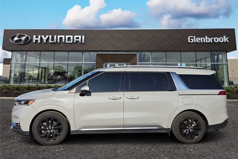 2024 Kia Carnival SX Prestige photo 1