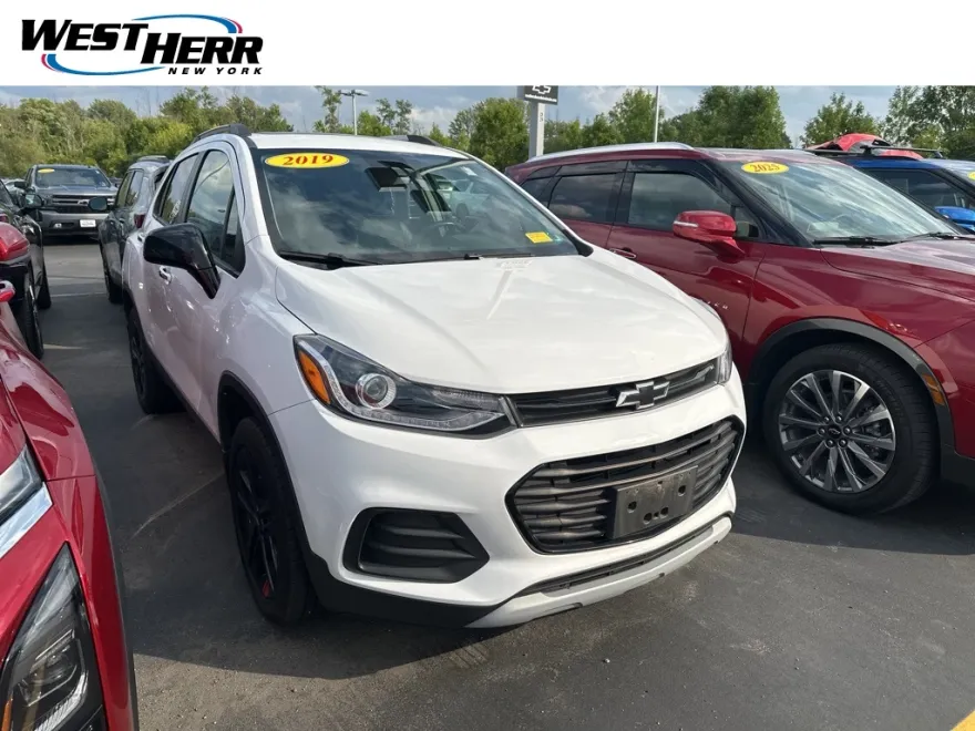2019 Chevrolet Trax LT photo 1