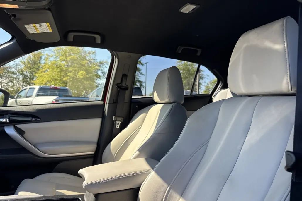 2024 Mitsubishi Eclipse Cross SEL photo 1