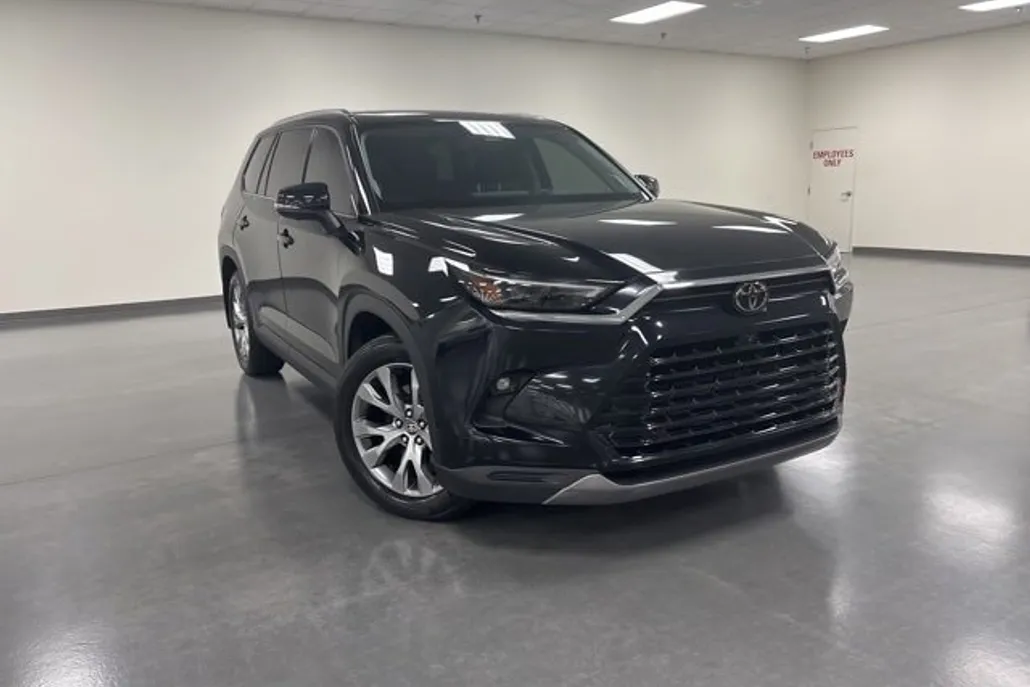 2024 Toyota Highlander Hybrid Limited photo 1