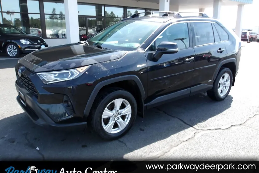 2021 Toyota RAV4 Hybrid XLE photo 1