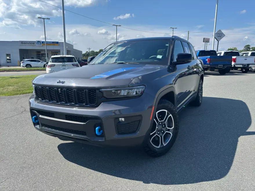 2022 Jeep Cherokee Trailhawk 4xe photo 1