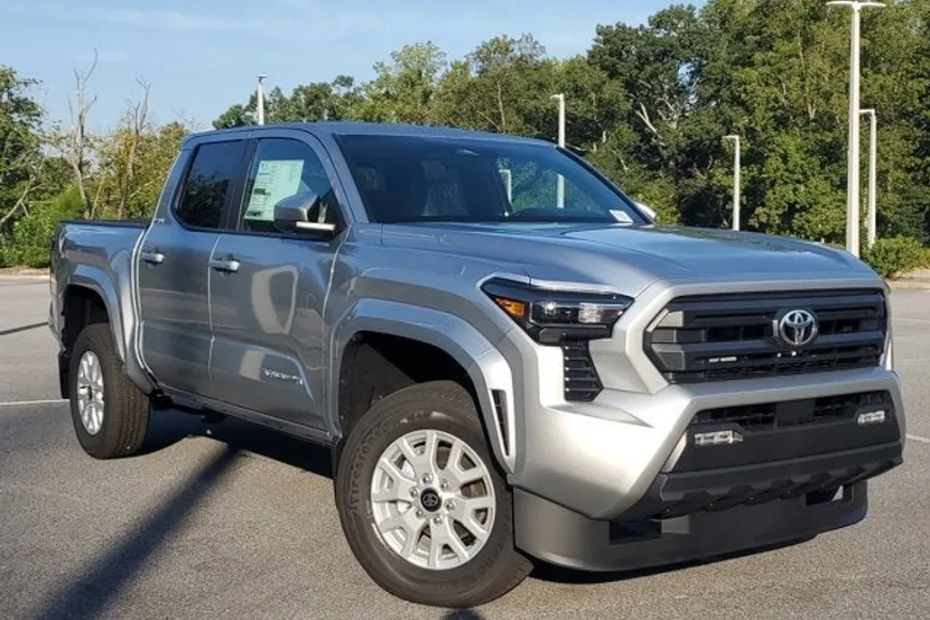 2025 Toyota Tacoma SR5 photo 1