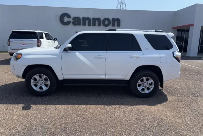 2023 Toyota 4Runner SR5 photo 1