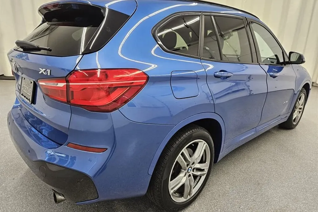2017 Bmw X1 XDrive28i photo 1