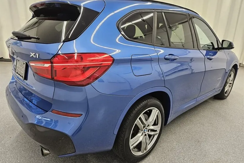 2017 Bmw X1 XDrive28i photo 1
