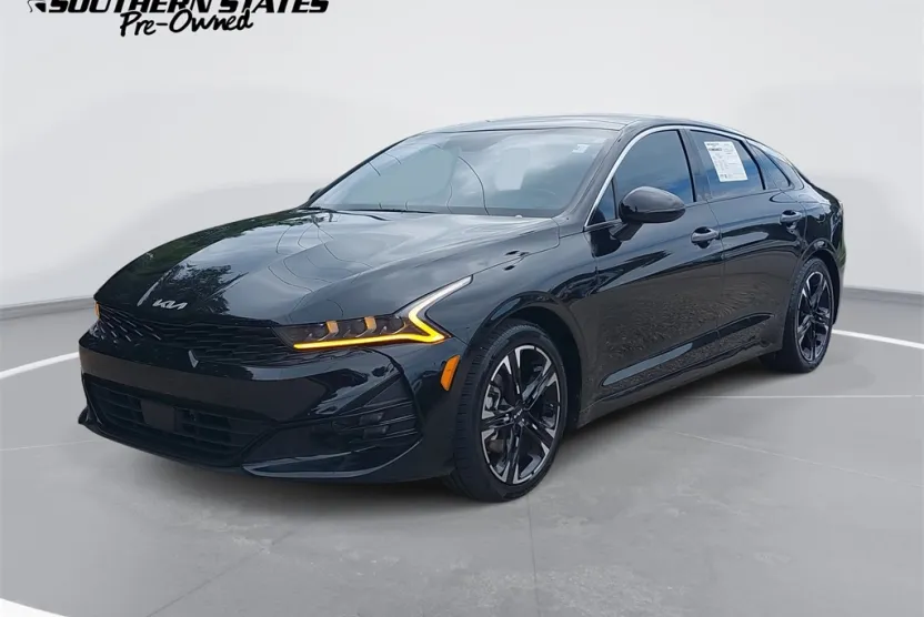 2023 Kia K5 GT-Line photo 1