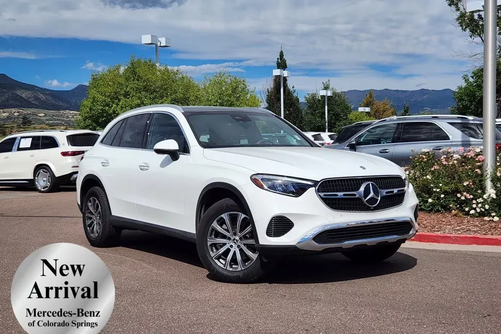 2025 Mercedes Benz GLC 300 4MATIC photo 1