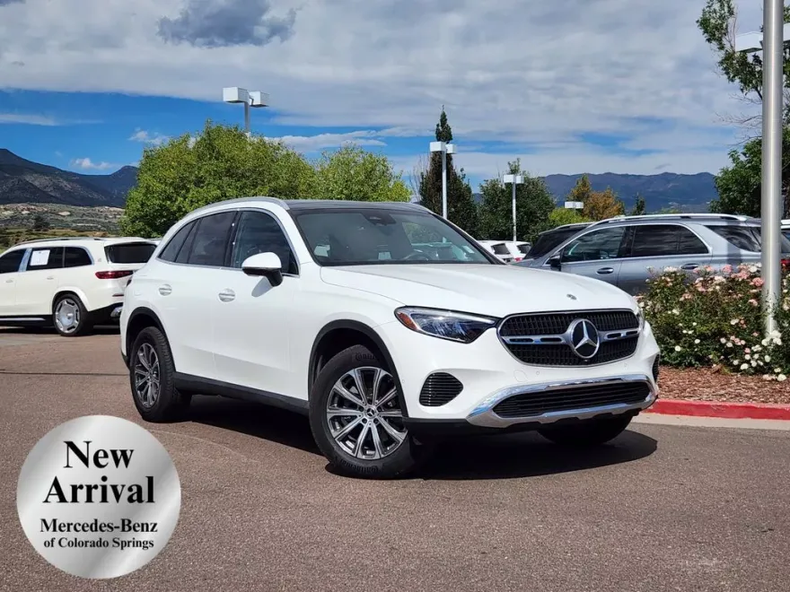 2025 Mercedes Benz GLC 300 4MATIC photo 1