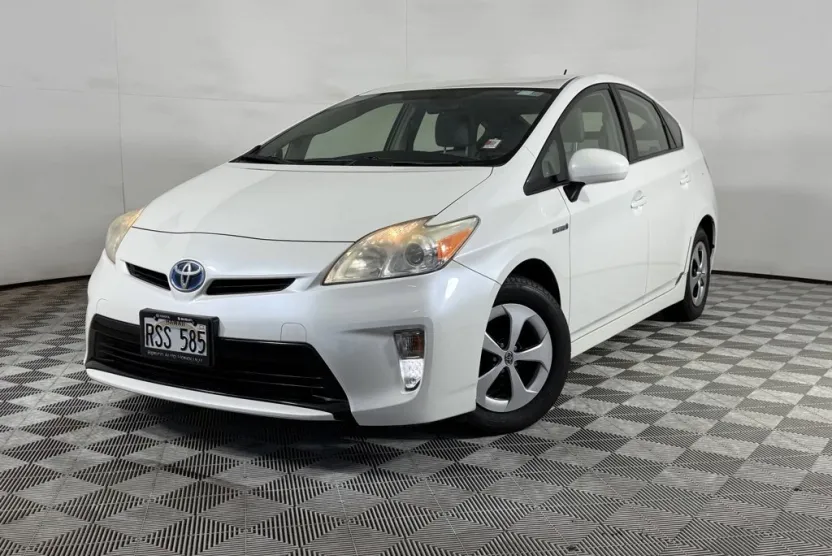 2012 Toyota Prius Two photo 1