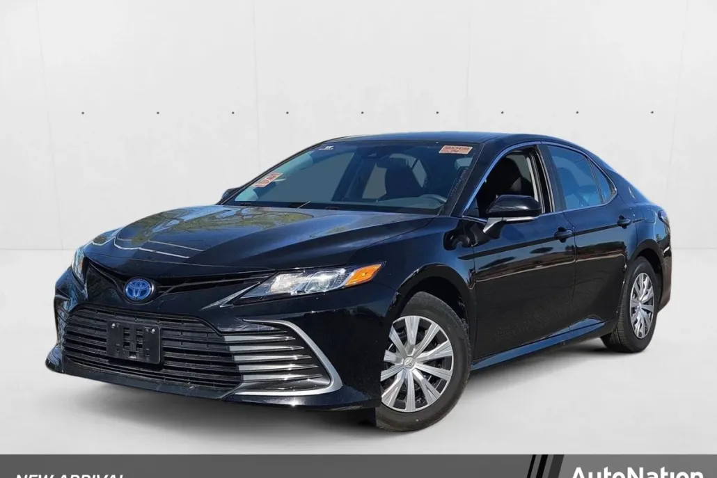2023 Toyota Camry Hybrid LE photo 1