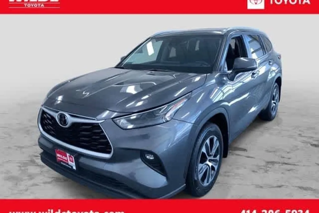 2024 Toyota Highlander XLE photo 1