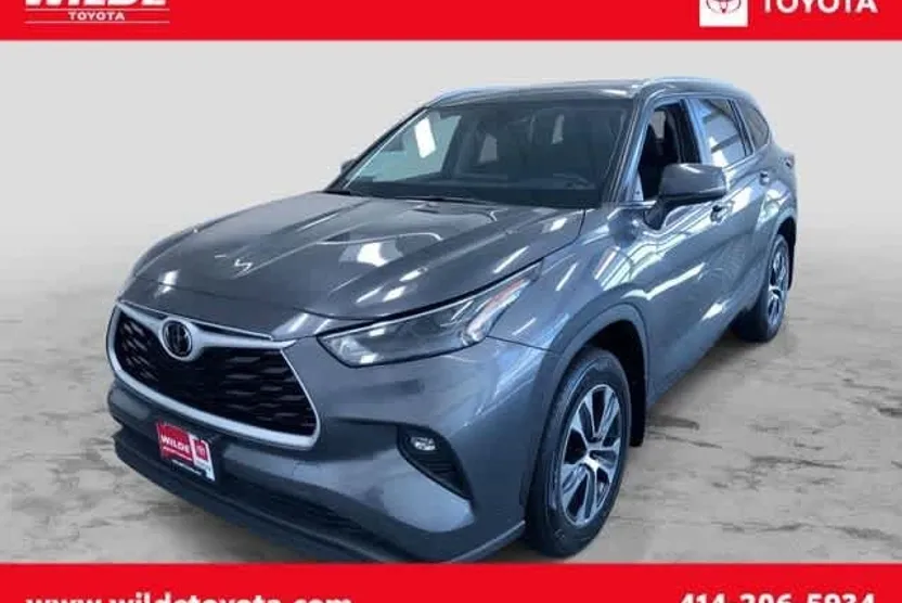 2024 Toyota Highlander XLE photo 1