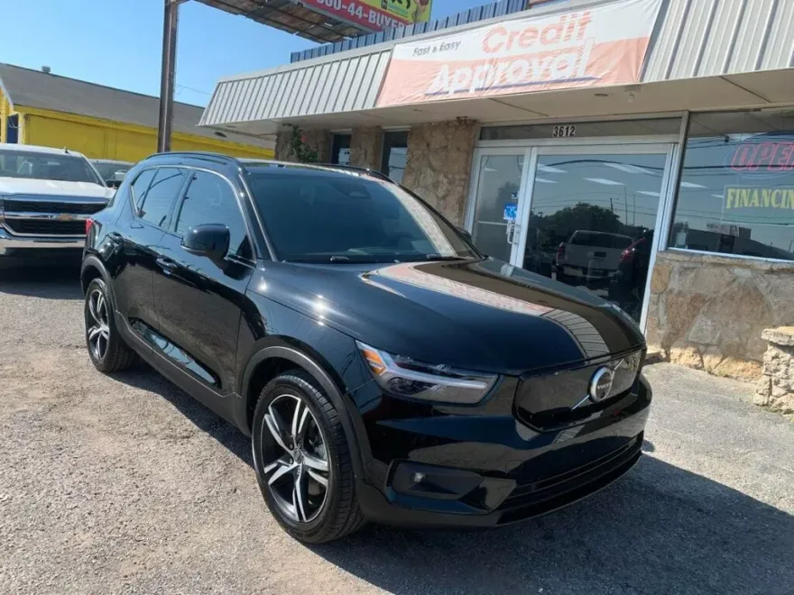 2022 Volvo XC40 Recharge P8 Twin photo 1