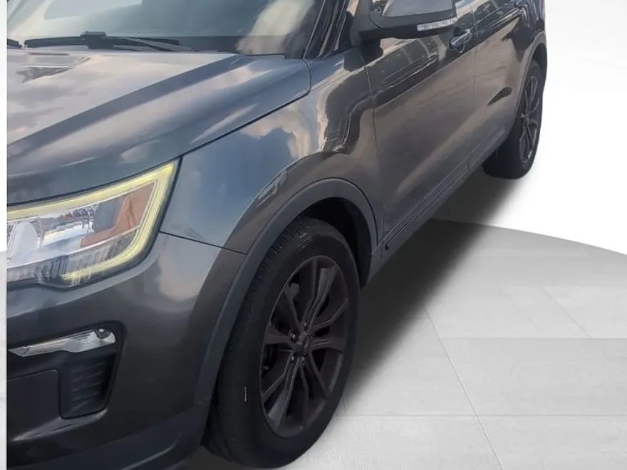 2018 Ford Explorer XLT photo 1