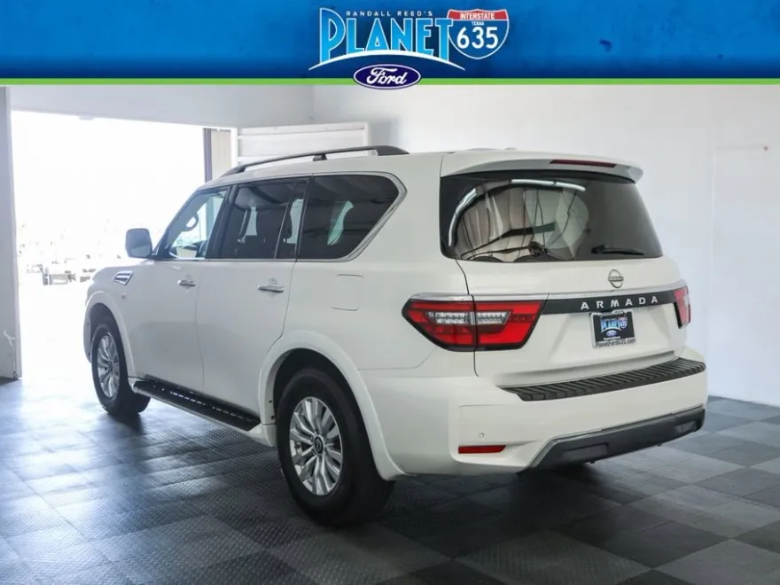 2022 Nissan Armada SV photo 1