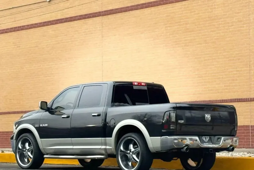 2010 Dodge Ram Laramie photo 1