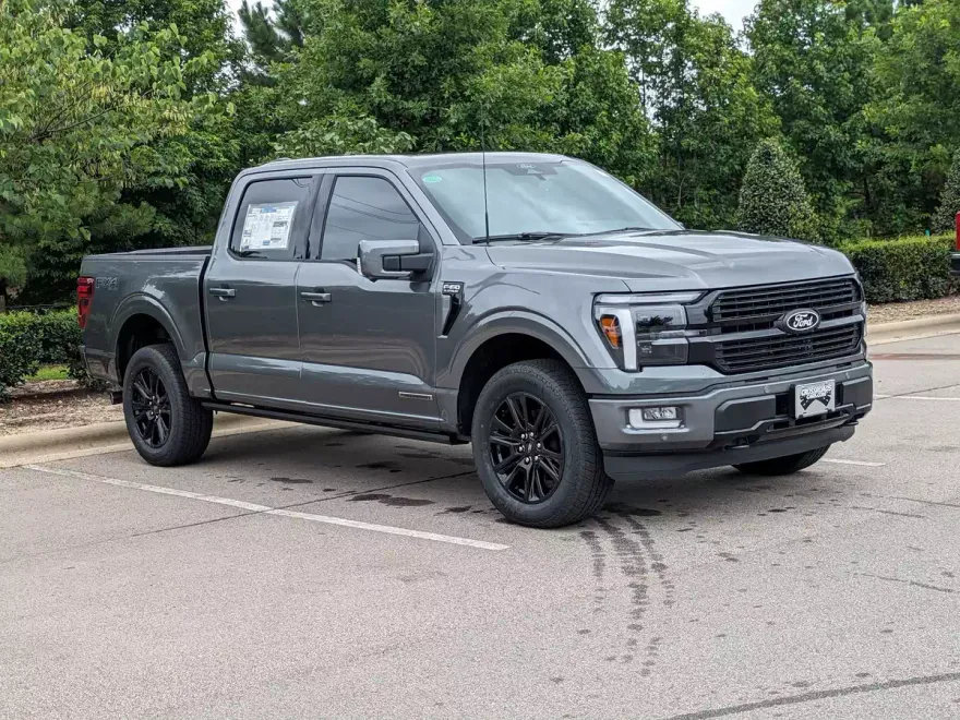 2025 Ford F-150 Platinum photo 1