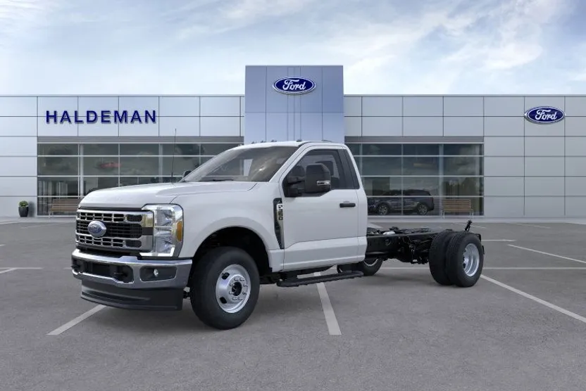 2025 Ford F-350 photo 1