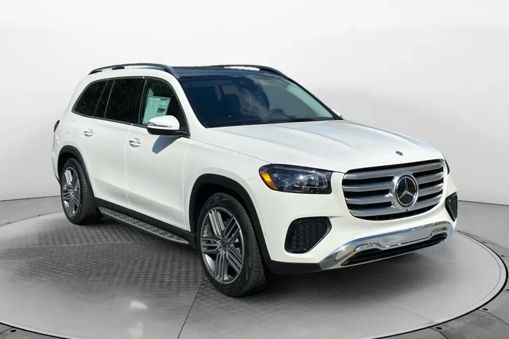 2026 Mercedes Benz GLS 450 4MATIC photo 1