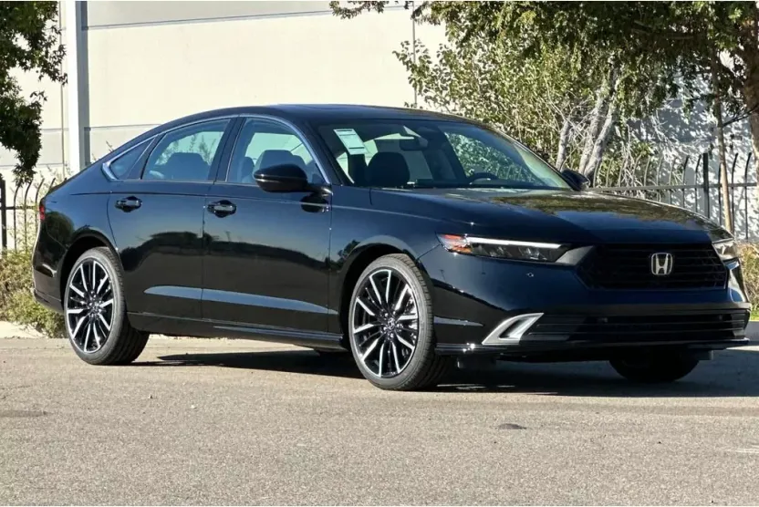 2025 Honda Accord Hybrid Touring photo 1