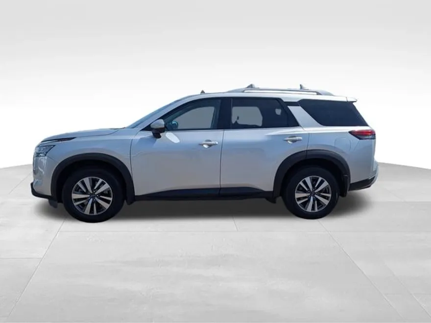 2023 Nissan Pathfinder SL photo 1