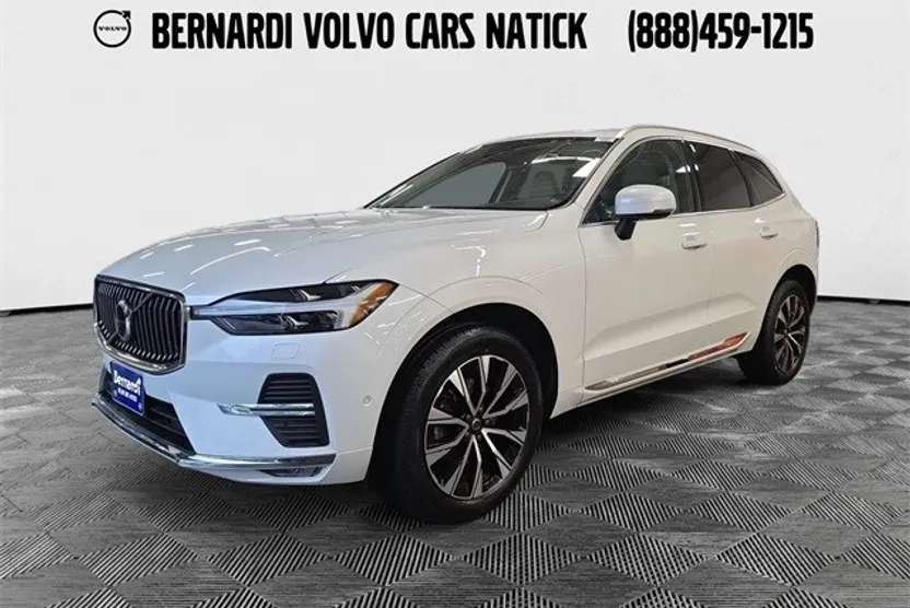 2023 Volvo XC60 B5 Plus photo 1