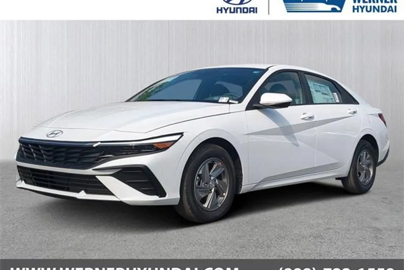 2025 Hyundai Elantra SE photo 1