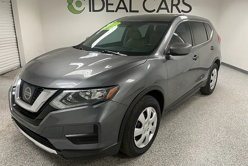 2017 Nissan Rogue S photo 1