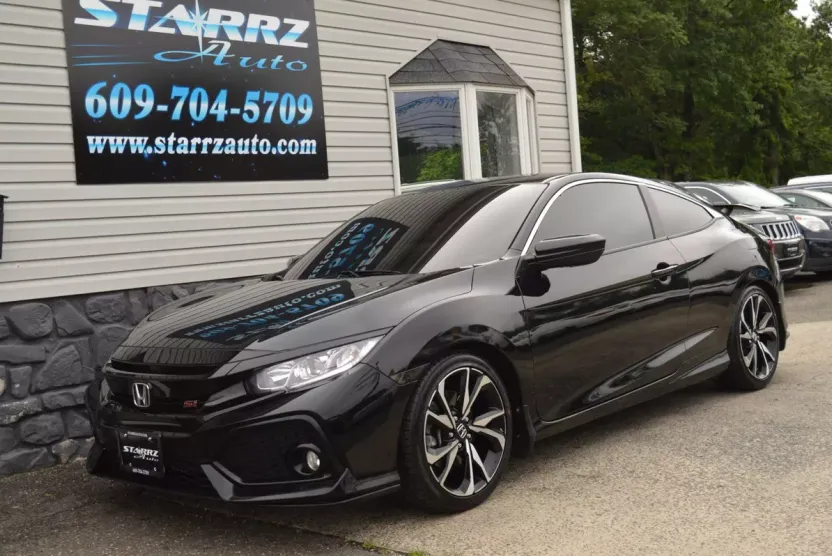 2018 Honda Civic Si photo 1