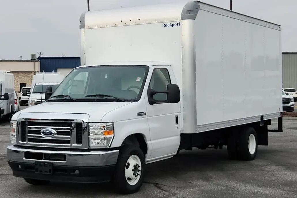 2025 Ford E-350 photo 1