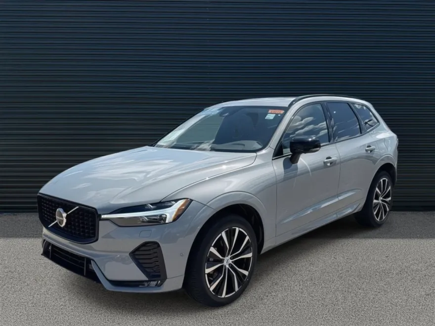 2025 Volvo XC60 B5 Plus photo 1
