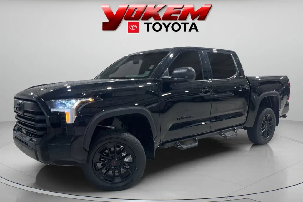 2025 Toyota Tundra SR5 photo 1