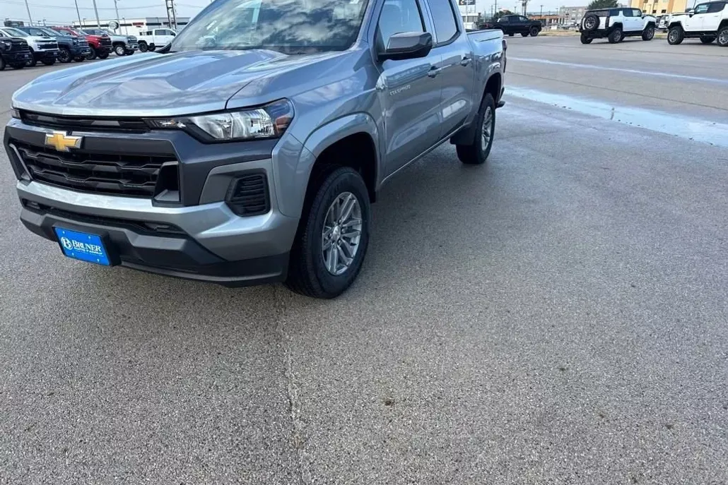 2026 Chevrolet Colorado LT photo 1
