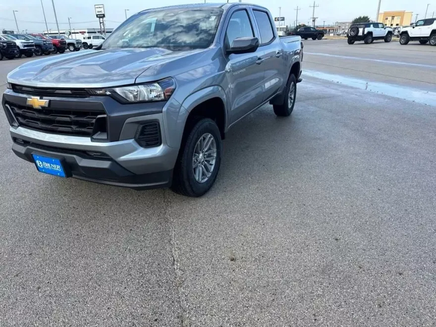 2026 Chevrolet Colorado LT photo 1