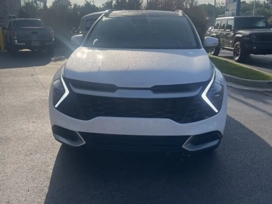 2025 Kia Sportage EX photo 1