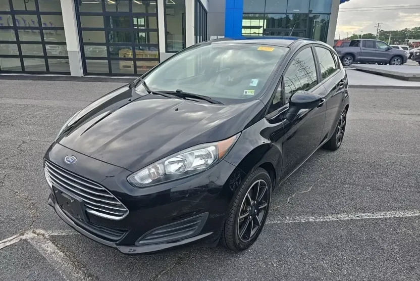 2019 Ford Fiesta SE photo 1