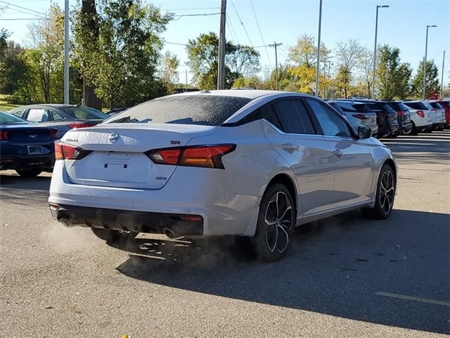 2025 Nissan Altima 2.5 SR photo 1