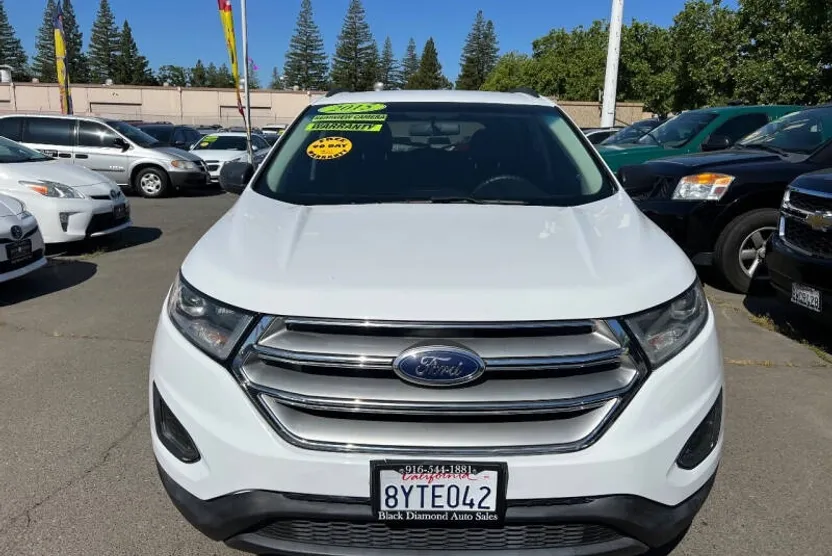 2015 Ford Edge SE photo 1