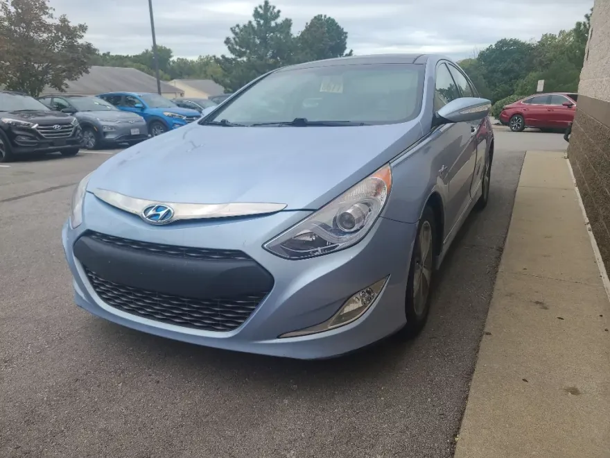 2012 Hyundai Sonata Hybrid photo 1