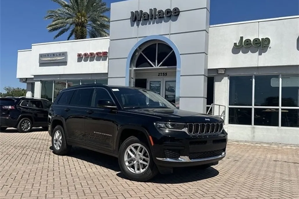 2025 Jeep Grand Cherokee Laredo photo 1